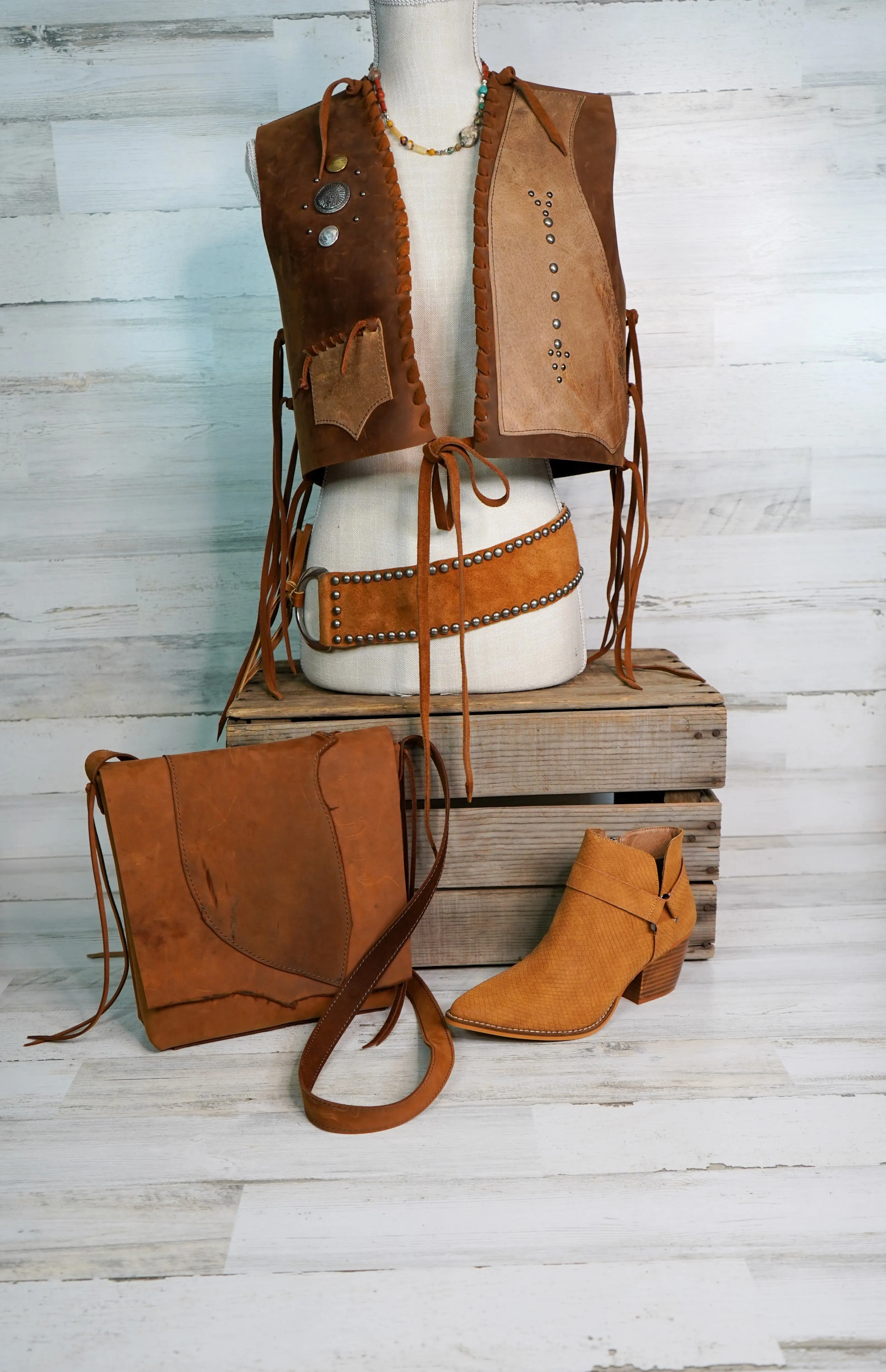 Dana's Frontier Vest 01